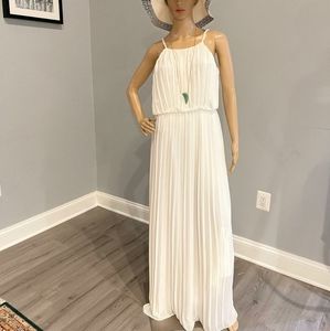 Minuet Petite Spaghetti strap pleated maxi dress